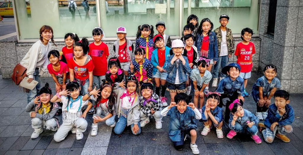 キッズと小学生のダンスレッッスンは、福岡のイベントに出るチャンスがたくさんあります！